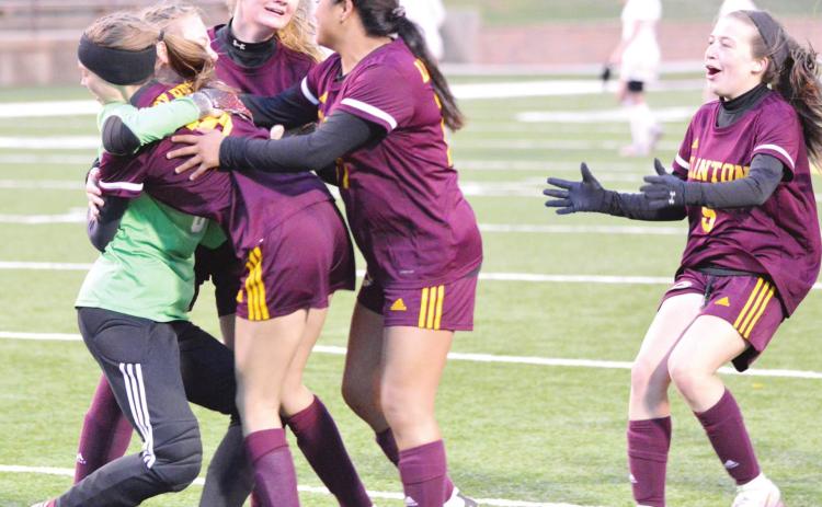 Lady Reds beat Cache in thriller